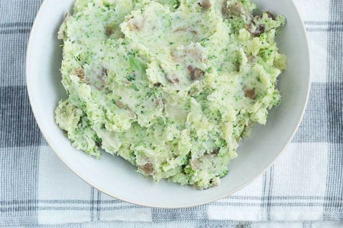 mashed-potatoes-and-broccoli-in-bowl