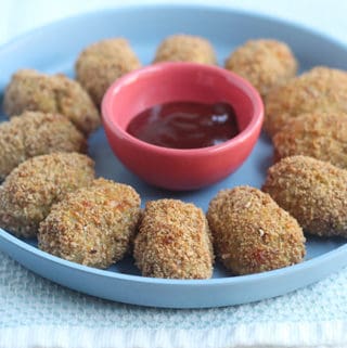 veggie-nuggets-on-blue-plate