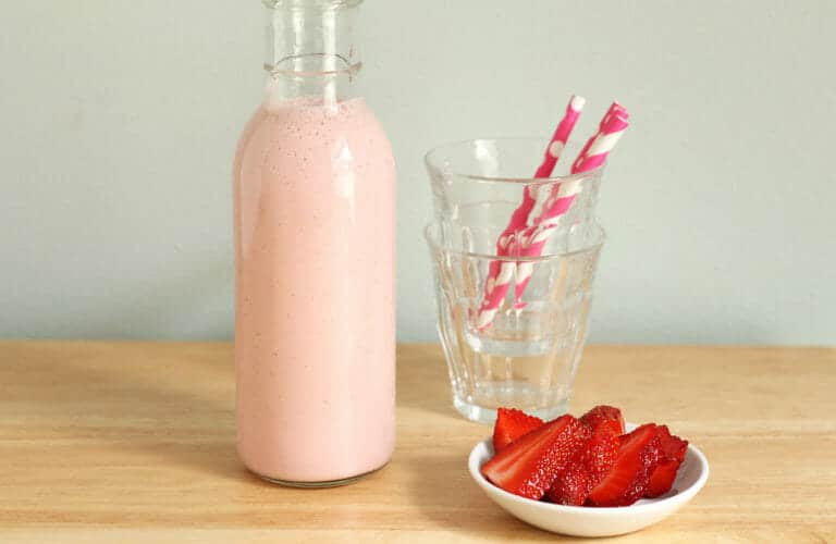 Strawberry Smoothie Recipe with Yogurt Yummy Toddler Food
