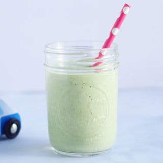 green-smoothie-in-glass