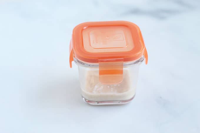 baby-oatmeal-in-storage-container