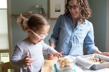 amy-and-tula-with-breakfast-bars