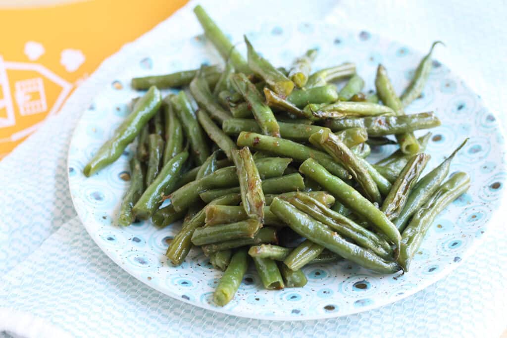 sesame-green-beans-on-plate