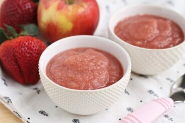 strawberry-applesauce-in-white-bowls