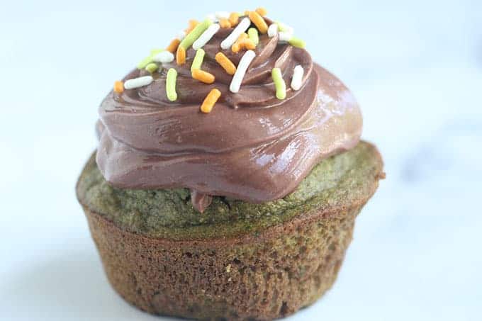 spinach-muffin-with-frosting