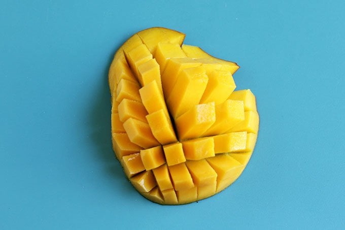 how to cut a fresh mango half