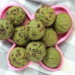 spinach-muffins-on-pink-plate