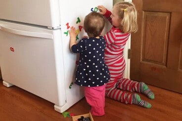 kids-with-fridge-magnets