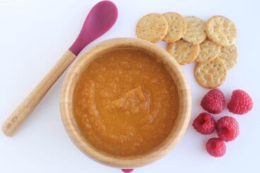 roasted-carrot-soup-with-crackers-and-berries