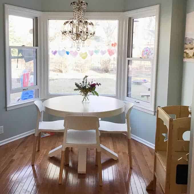 round kitchen table with chairs