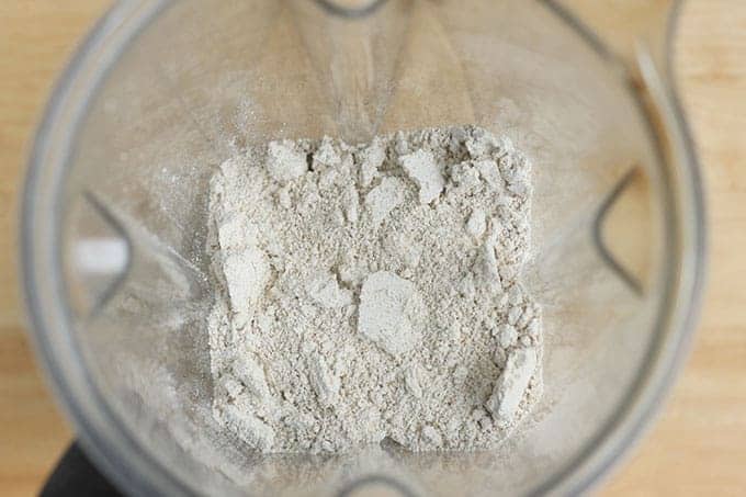 oat-flour-in-blender