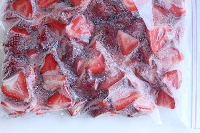 frozen-sliced-strawberries-in-freezer-bag
