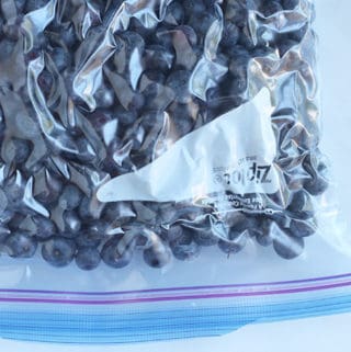 blueberries-in-freezer-bag
