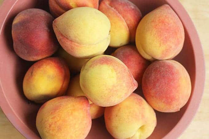 peaches in bowl
