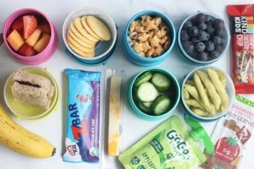 preschool-snacks-in-containers-on-countertop
