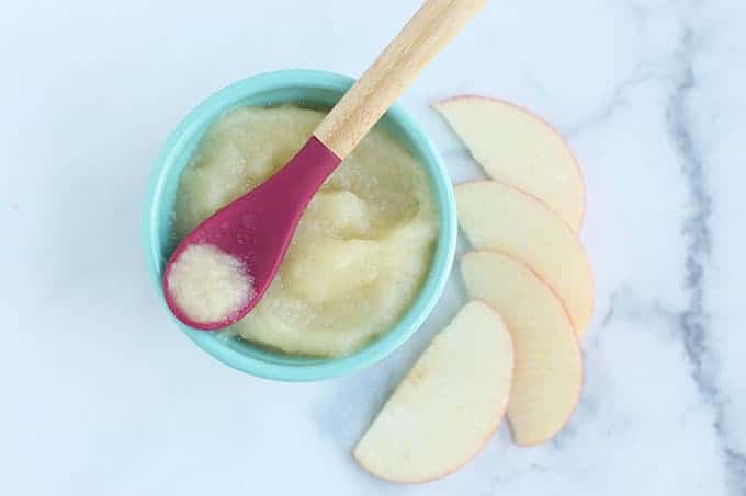 apple-puree-on-baby-spoon