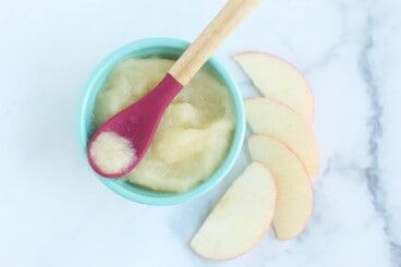 apple-puree-in-teal-bowl-with-spoon