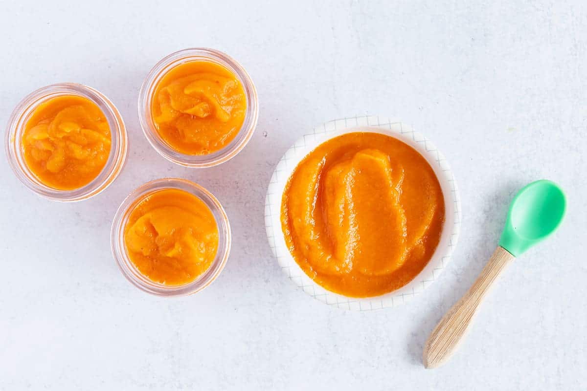 carrot-baby-food-puree-in-bowls