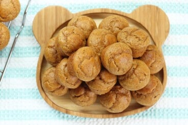 healthy-pumpkin-muffins-on-bear-plate