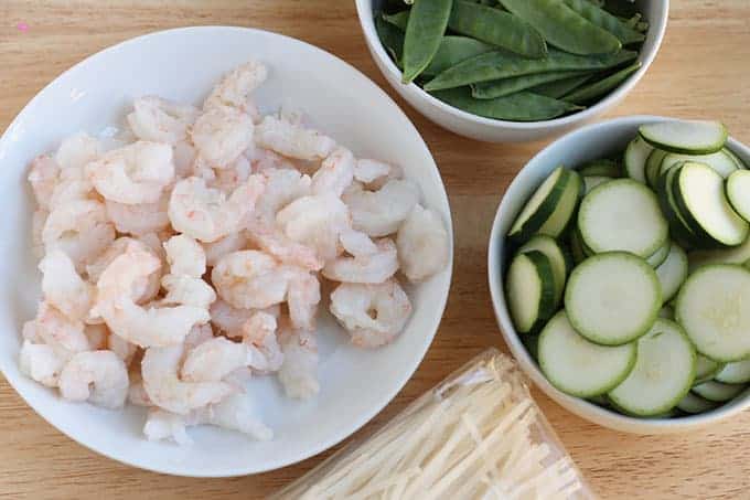 ingredients in shrimp and noodles