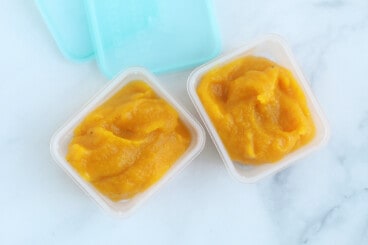 pumpkin baby food in containers.