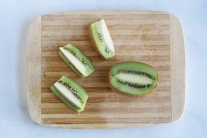 how-to-cut-kiwi-for-blw