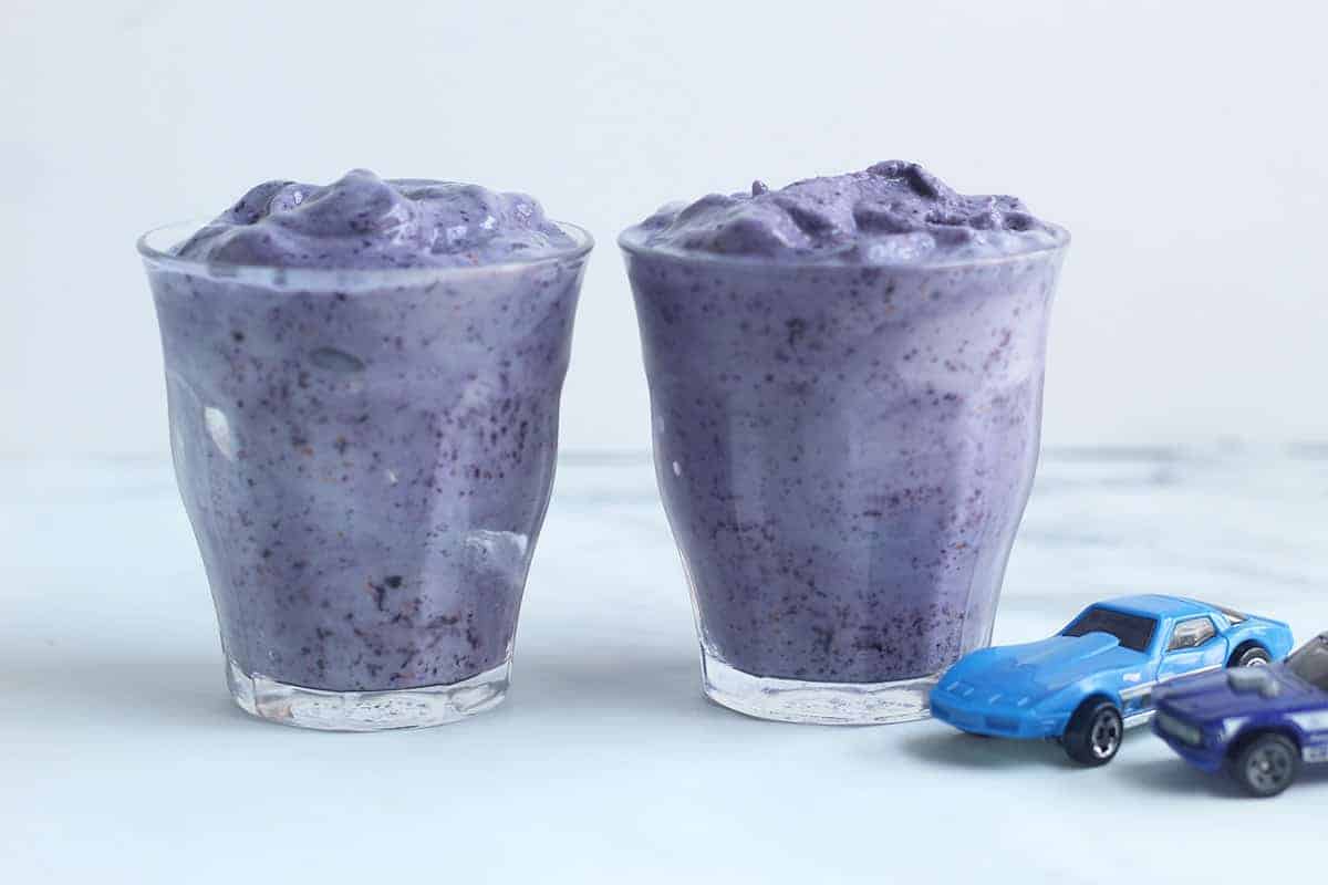 blueberry-smoothie-in-cups-with-cars