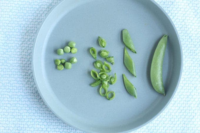 raw-snap-peas-for-kids-on-plate