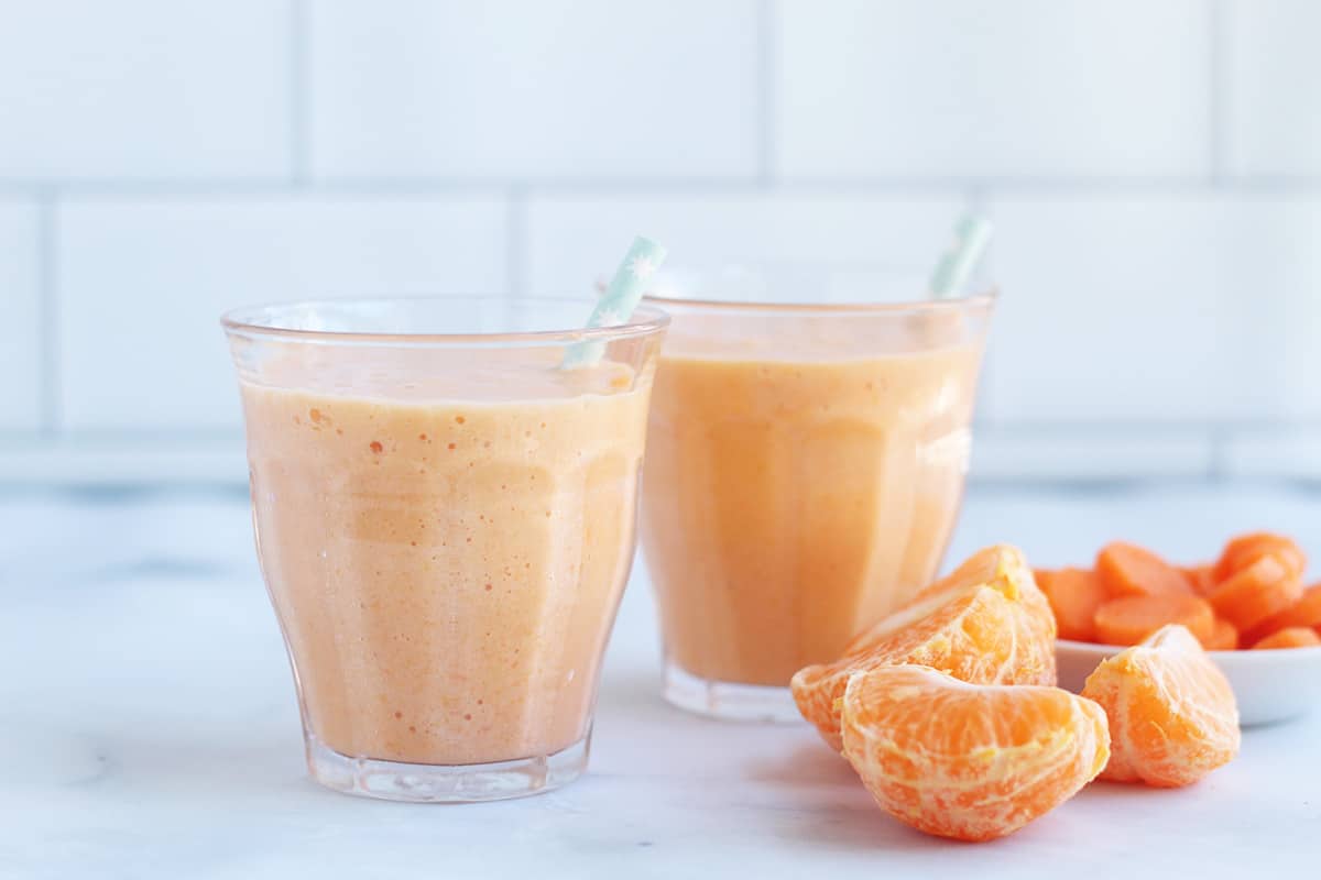 carrot-smoothie-in-cups