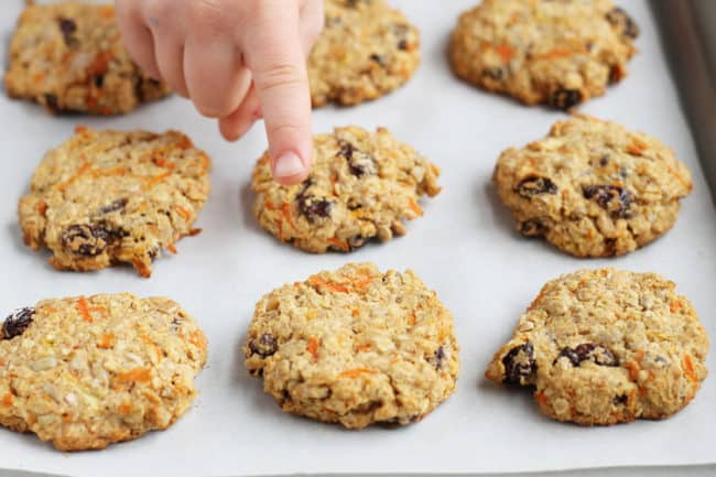 healthy-oatmeal-cookies-with-carrots