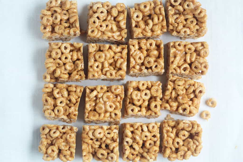 cereal-bars-sliced-on-counter