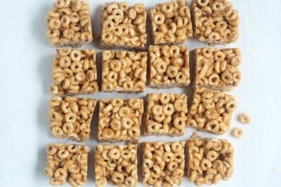 cereal-bars-sliced-on-counter