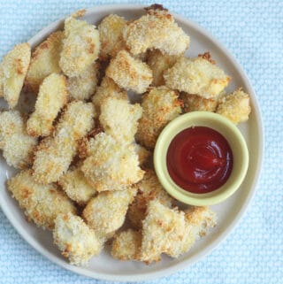 baked-chicken-nuggets-on-plate