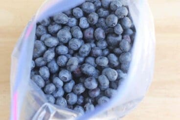 blueberries-in-freezer-bag