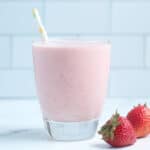 strawberry-lactation-smoothie-in-glass
