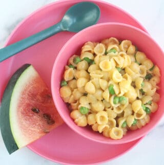mac-and-cheese-with-peas