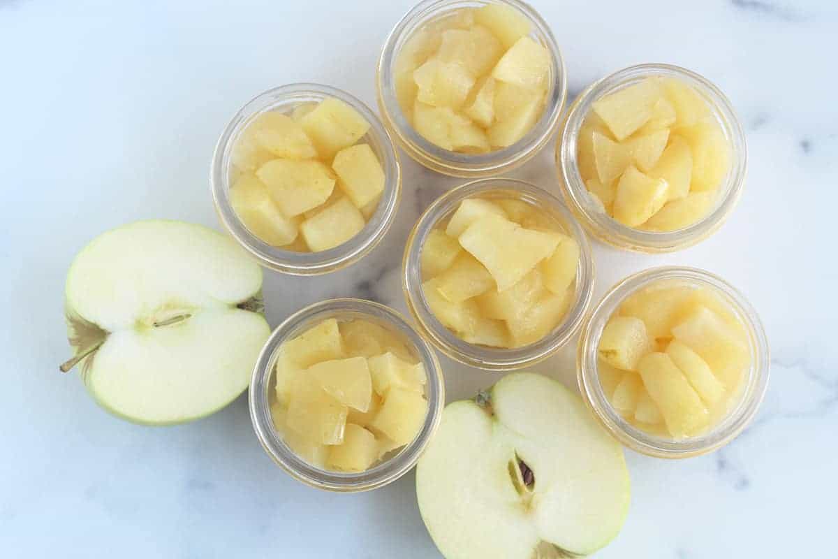 stewed-apples-in-containers