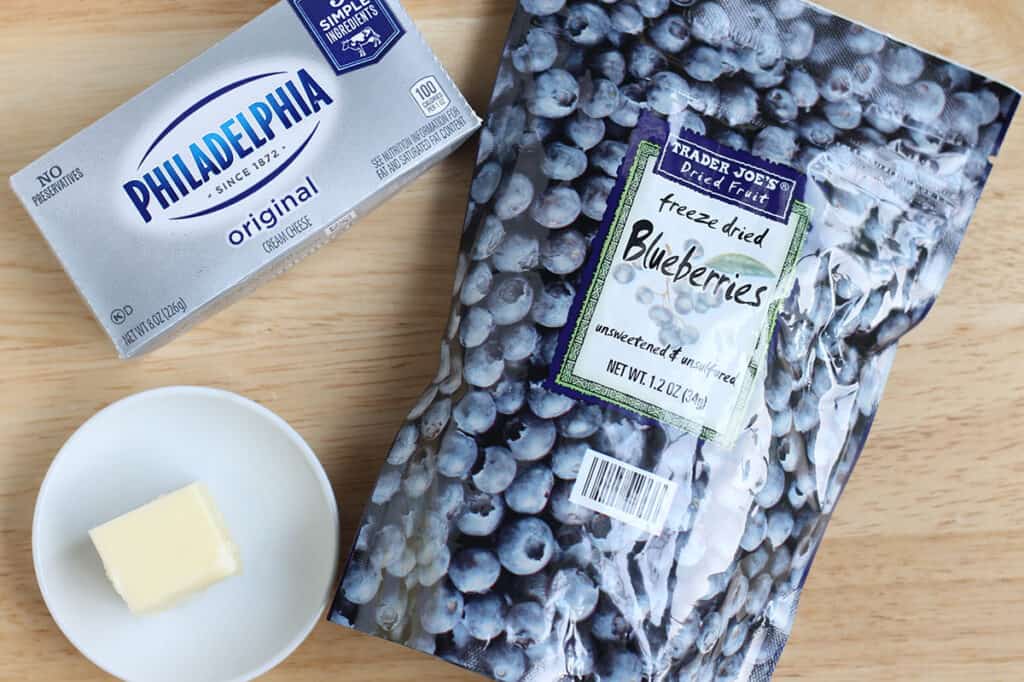 ingredients in blueberry frosting.