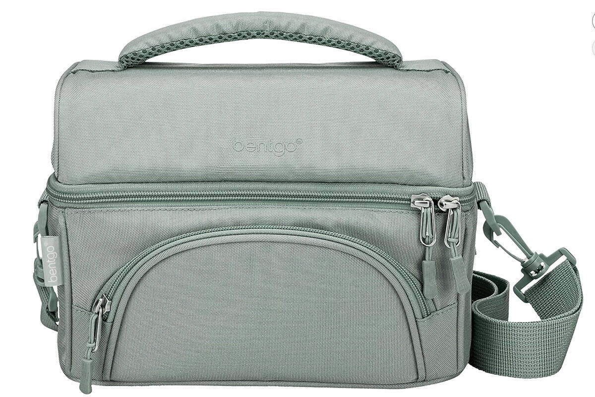 bentgo deluxe lunch bag in green.