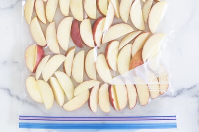 apple slices in zip top bag for how to store apples