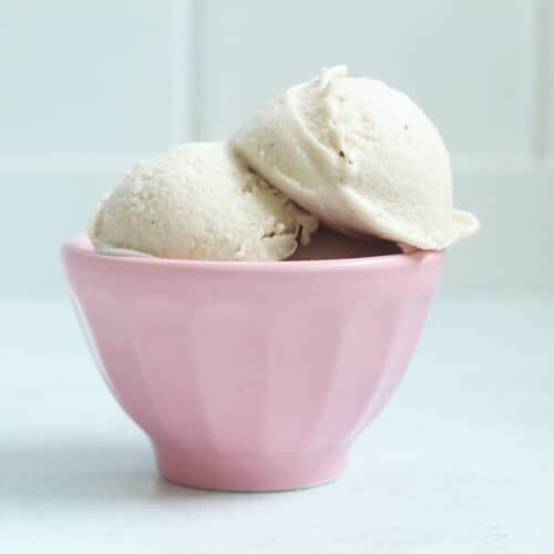 https://www.yummytoddlerfood.com/wp-content/uploads/2022/09/banana-ice-cream-scoops-in-pink-bowl-500x500.jpg