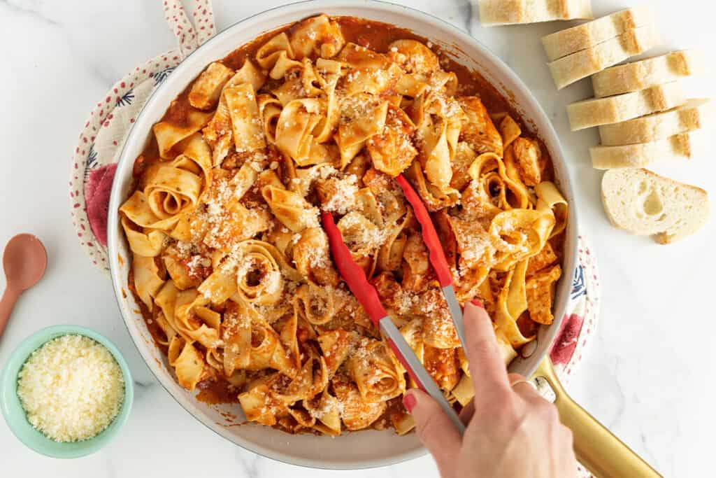 Easy Chicken in Tomato Sauce (with Pasta) Yummy Toddler Food