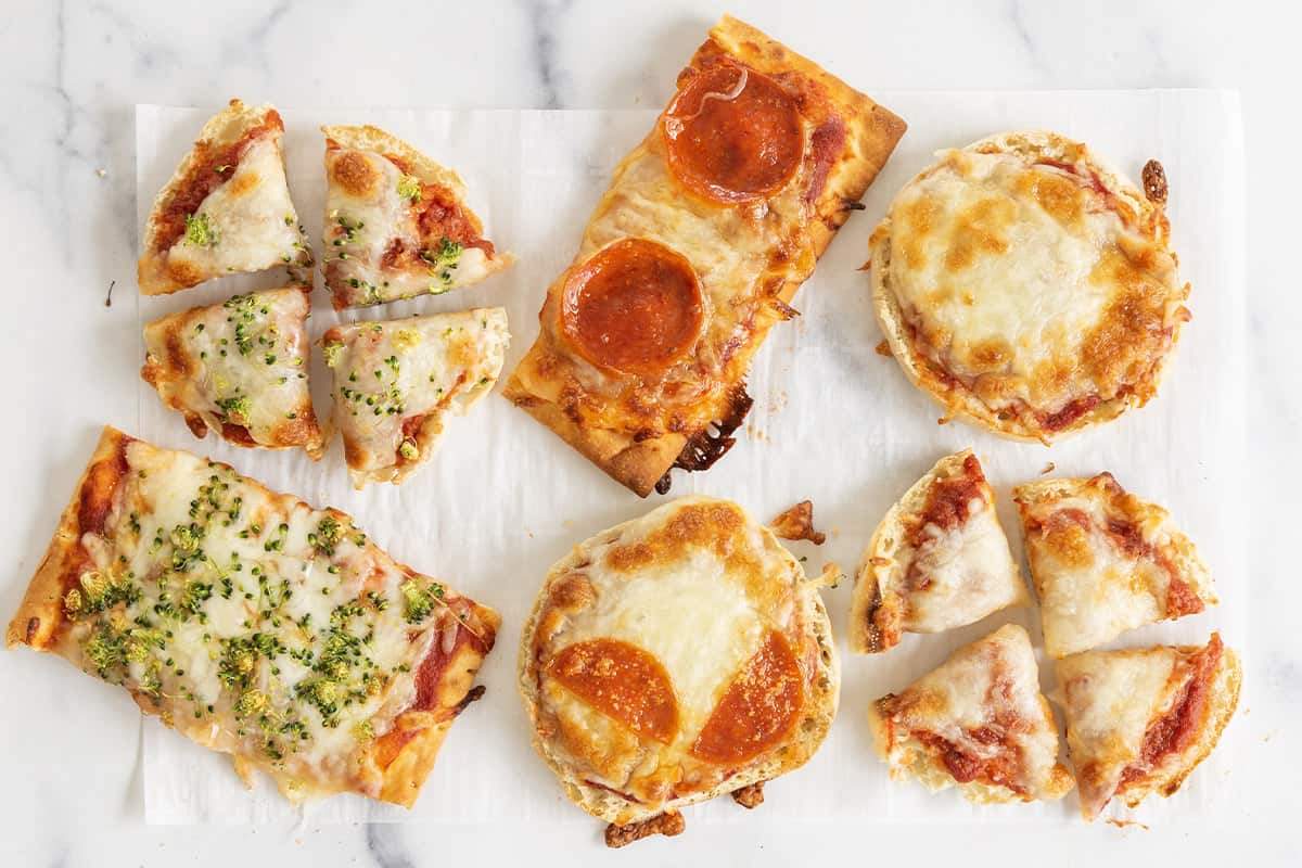 Easy pizza ideas on countertop. 