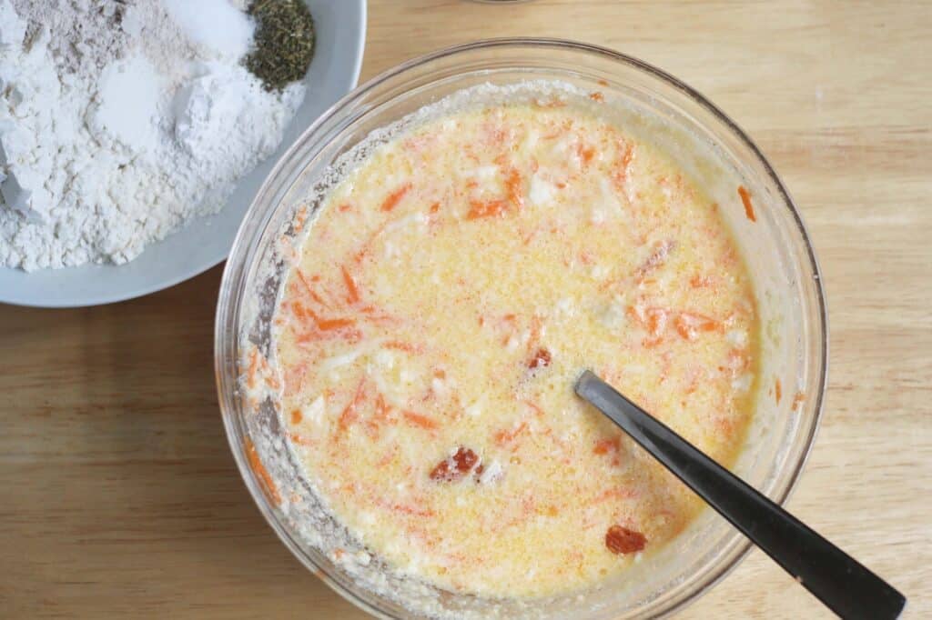 pizza muffins batter in bowl.