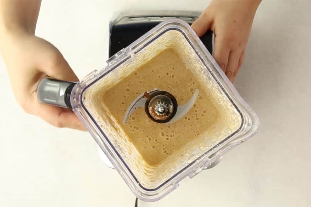 banana oatmeal muffin batter in blender.