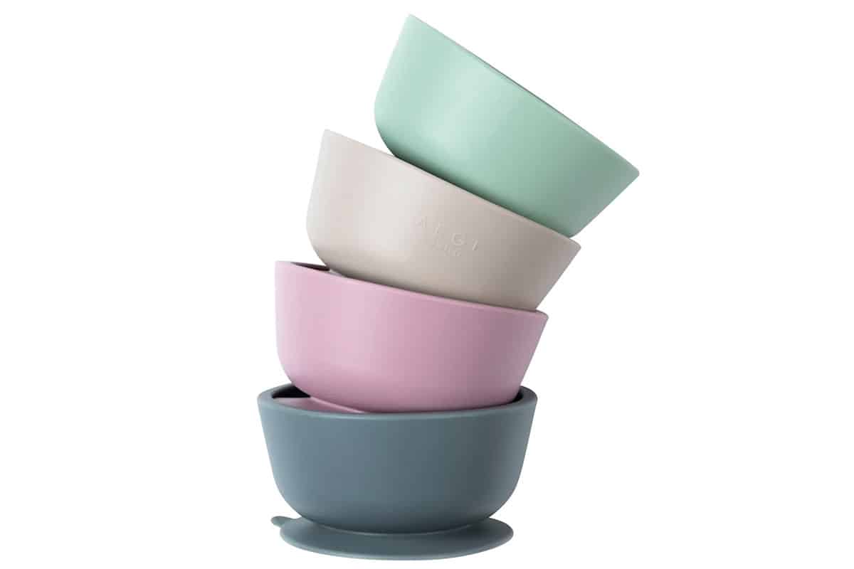 https://www.yummytoddlerfood.com/wp-content/uploads/2023/03/stack-of-toddler-suction-bowls.jpg