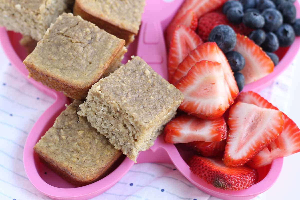 oatmeal banana bread on pink plate.