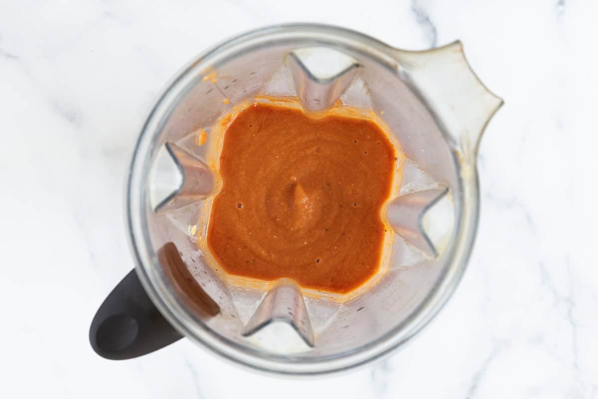 Lentil sauce for pasta in blender.