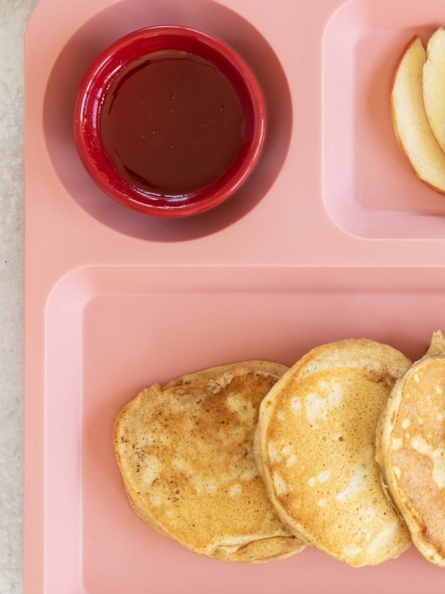 apple-cinnamon-pancakes-yummy-toddler-food
