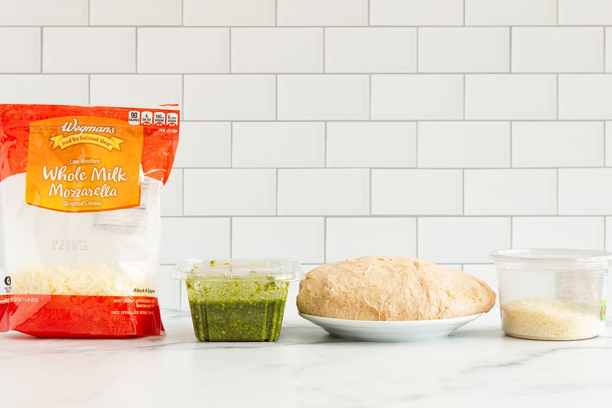 ingredients in pesto pizza.